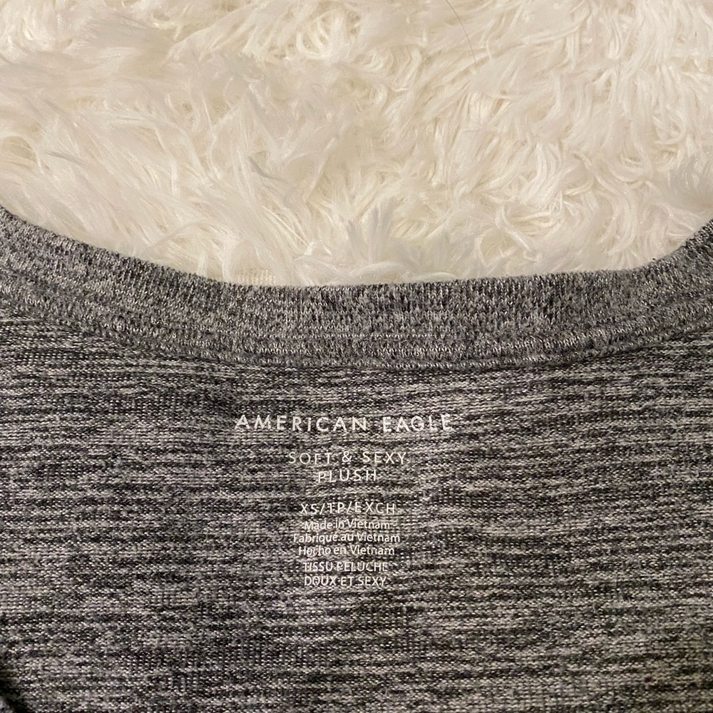 American Eagle sweater - Picture 3 of 3